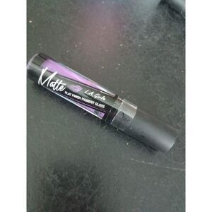 La Girl marre flat finish pigment lip gloss purple